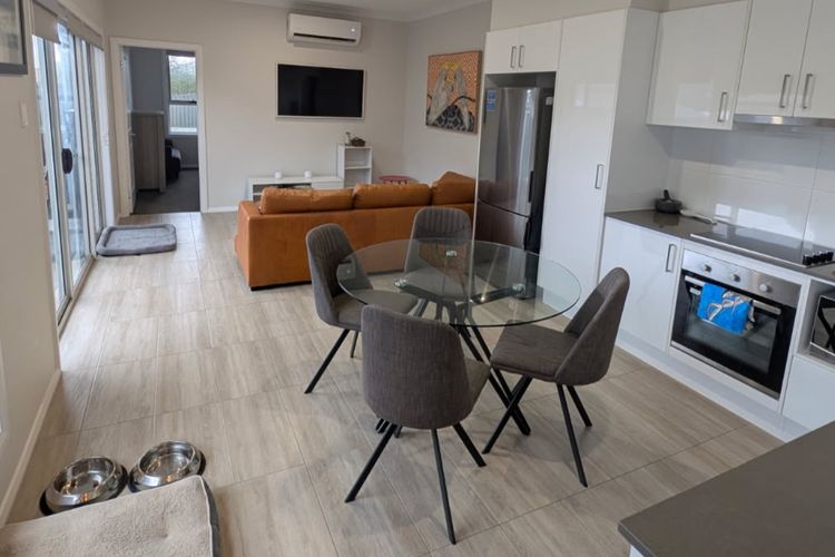 Blue Water Lane Apartment – Stylish Coastal Retreat for Two