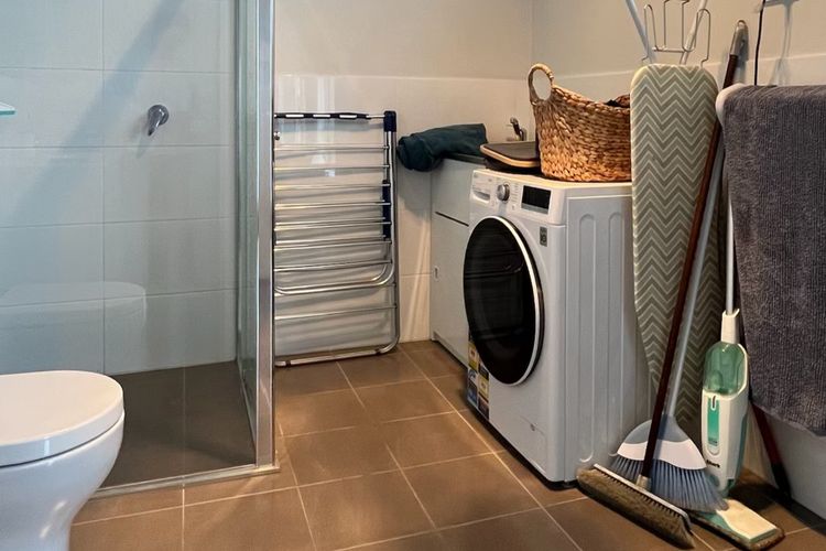 Blue Water Lane Apartment – Stylish Coastal Retreat for Two