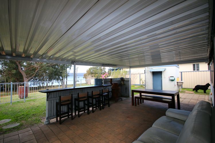 By The Water – Sanctuary Point , NSW – PET FRIENDLY