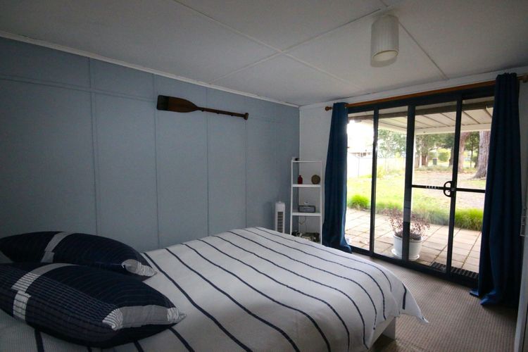 By The Water – Sanctuary Point , NSW – PET FRIENDLY