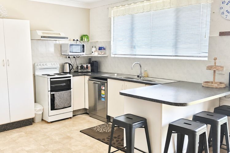 Duncan by the beach by Book Jervis Bay  – Family holiday home in great location!