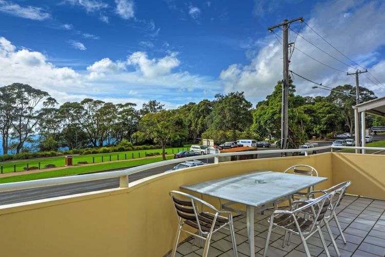 SIMPLY THE BEST by Book Jervis Bay Waterviews over the park