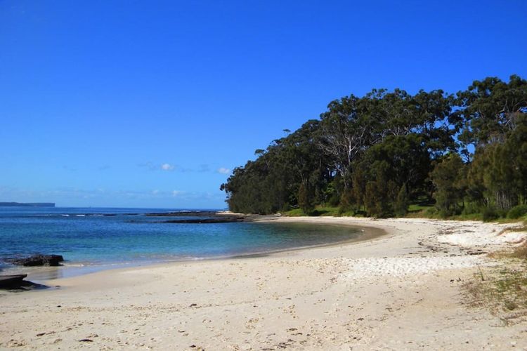 SIMPLY THE BEST by Book Jervis Bay Waterviews over the park