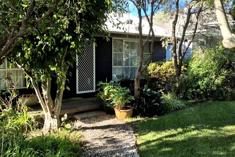Kookaburra Dreaming by Book Jervis Bay – Only 400m from the beach
