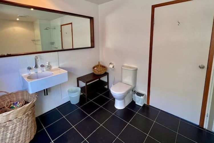 Kookaburra Dreaming by Book Jervis Bay – Only 400m from the beach