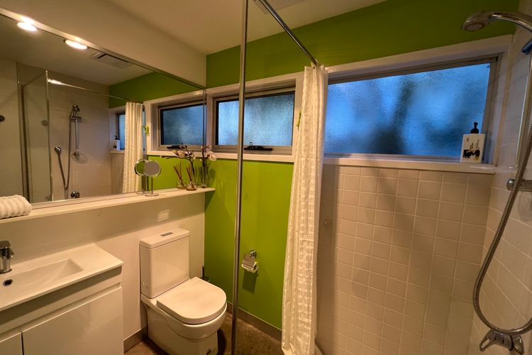 KURRUMBIN! – Vincentia FREE WIFI, FREE LINEN, 300m From the beach