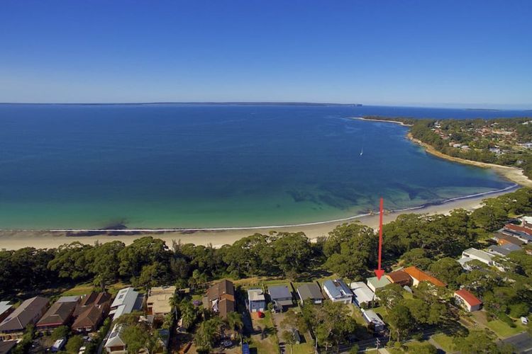 On Collingwood Beach by Book Jervis Bay – ON THE BIKEPATH TO HUSKY