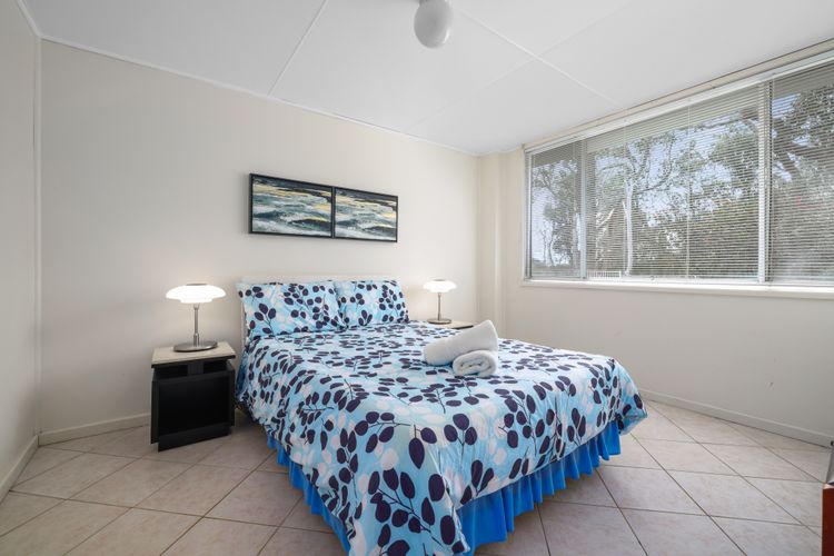 On Collingwood Beach – Downstairs Apartment – 50m FROM THE WATER