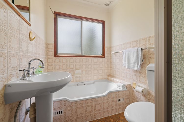On Collingwood Beach  by Book Jervis Bay – Upstairs Apartment