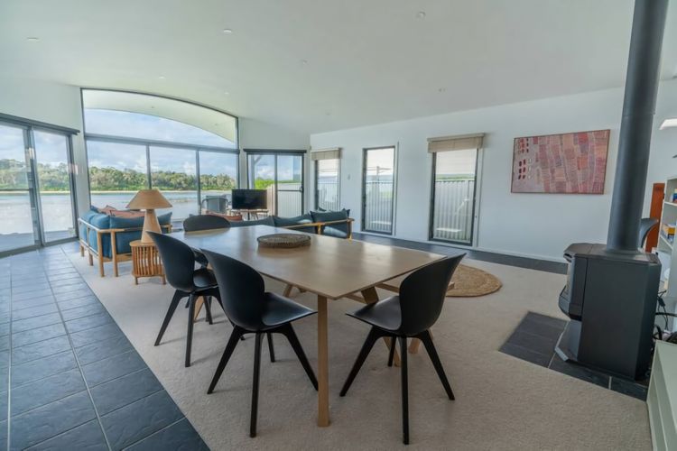 Absolute Waterfront Beach House