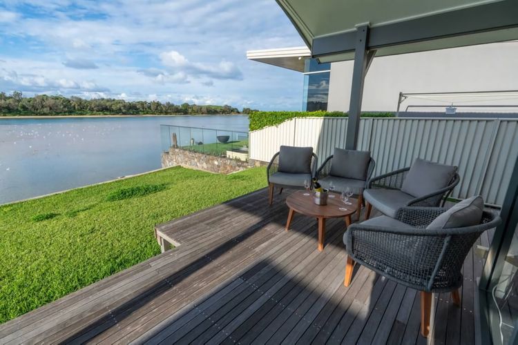 Absolute Waterfront Beach House
