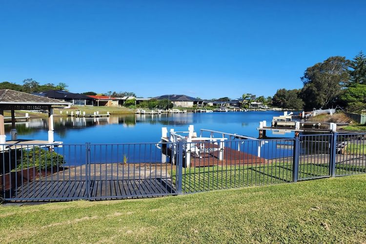 Chloes Waterfront Oasis