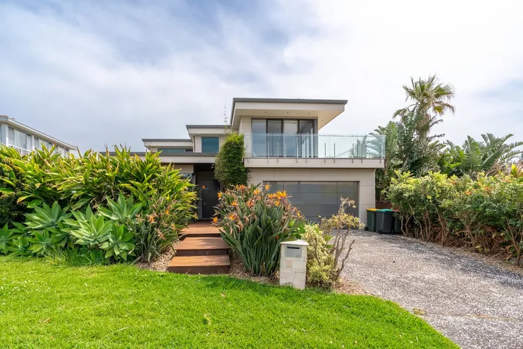Clifftop Luxury With Pool