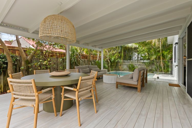 Calma on Carlyle Lane