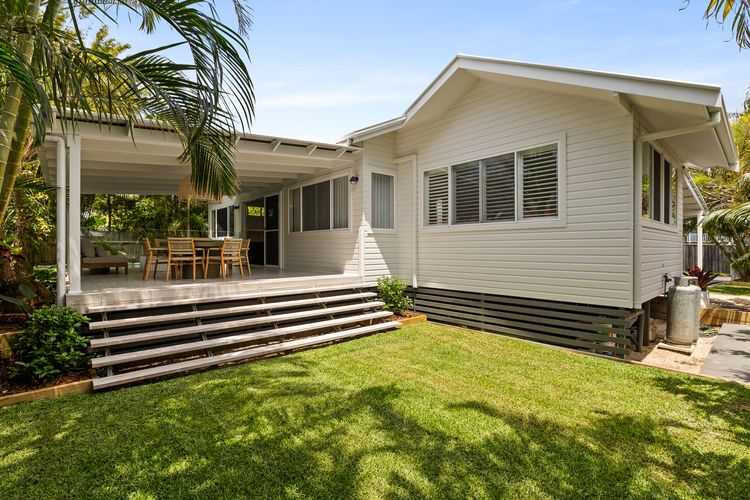 Calma on Carlyle Lane