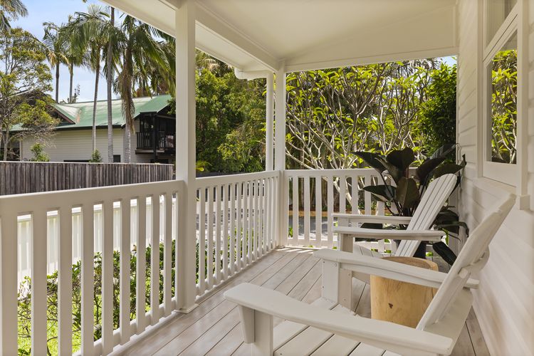 Calma on Carlyle Lane