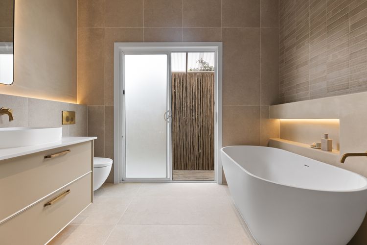 Calma on Carlyle Lane