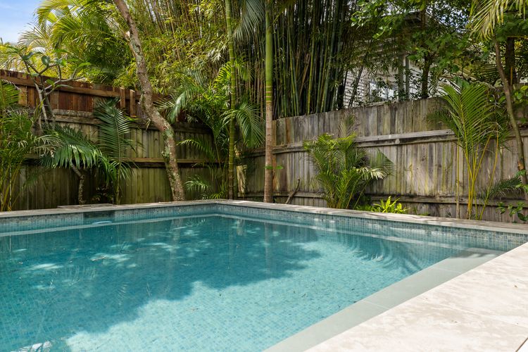 Calma on Carlyle Lane