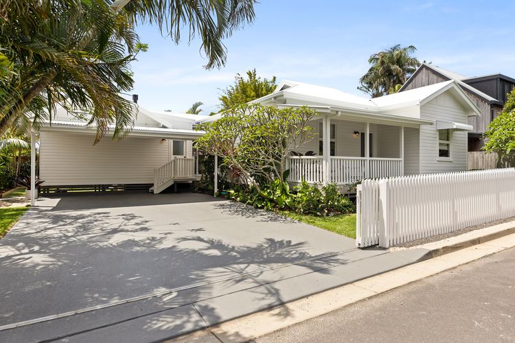 Calma on Carlyle Lane