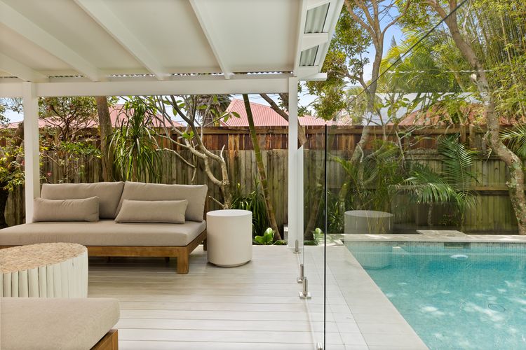 Calma on Carlyle Lane