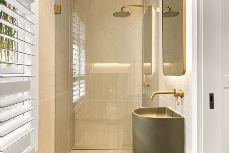 Calma on Carlyle Lane