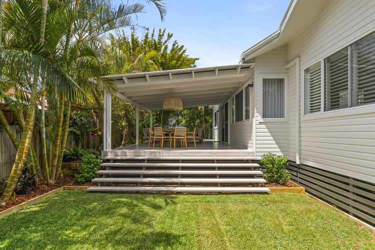 Calma on Carlyle Lane