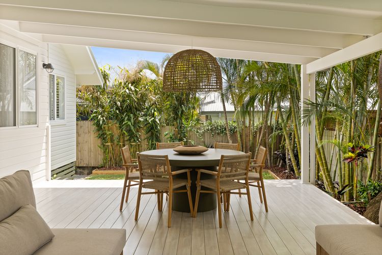 Calma on Carlyle Lane