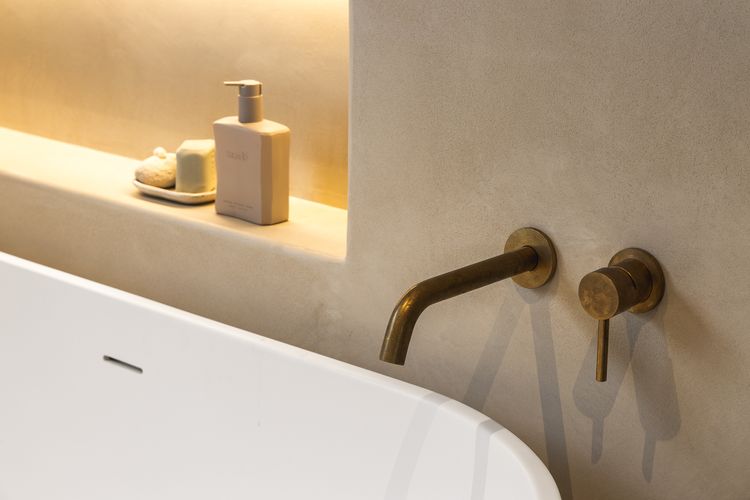 Calma on Carlyle Lane