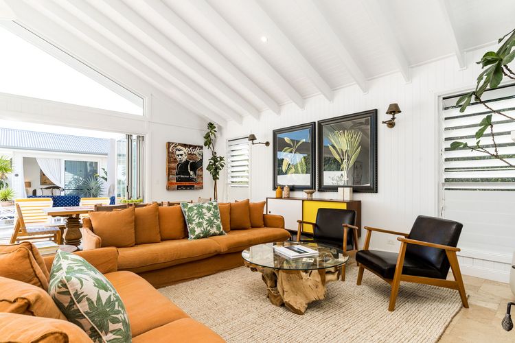 Pineapple House