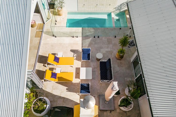 Pineapple House