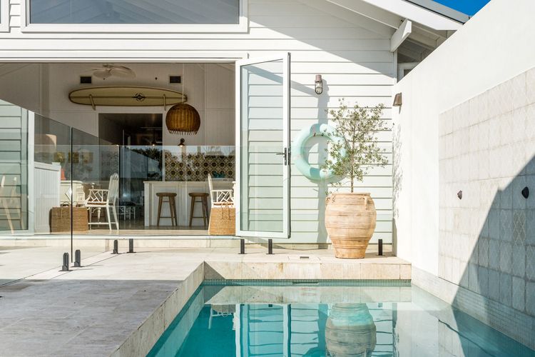 Pineapple House