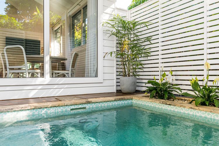 Pineapple Cottage