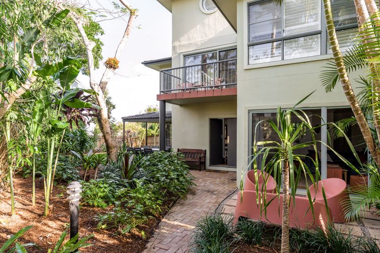 Byron Beachside 9