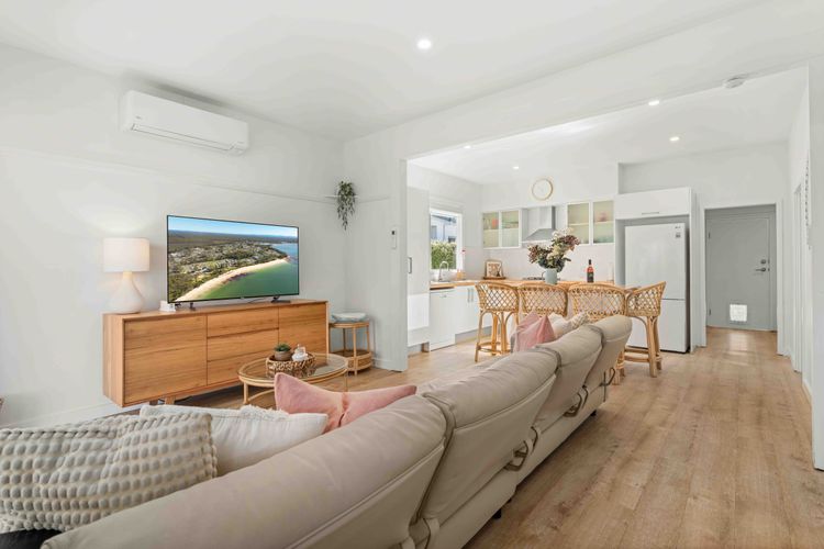 Cur46 – Husky Beach House by Experience Jervis Bay
