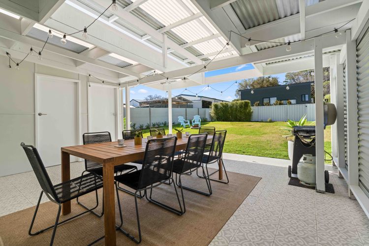 Cur46 – Husky Beach House by Experience Jervis Bay