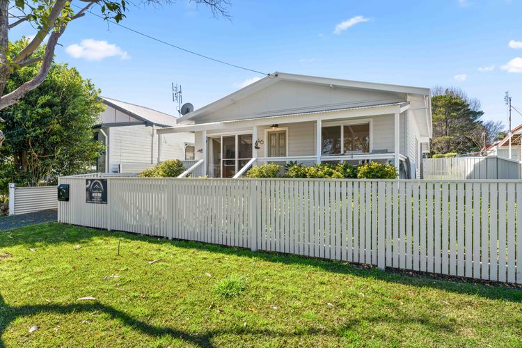 Cur46 – Husky Beach House by Experience Jervis Bay