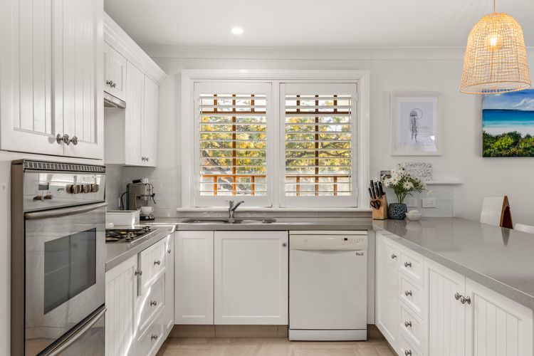 Mon12 – By the Bay by Experience Jervis Bay