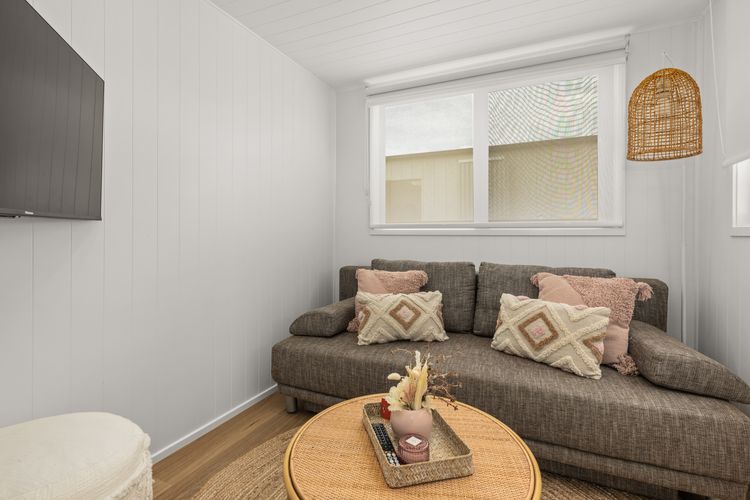 Cur46a – Husky Tiny Home by Experience Jervis Bay