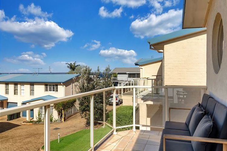 Woo23/15 – The Porthole of Huskisson by Experience Jervis Bay