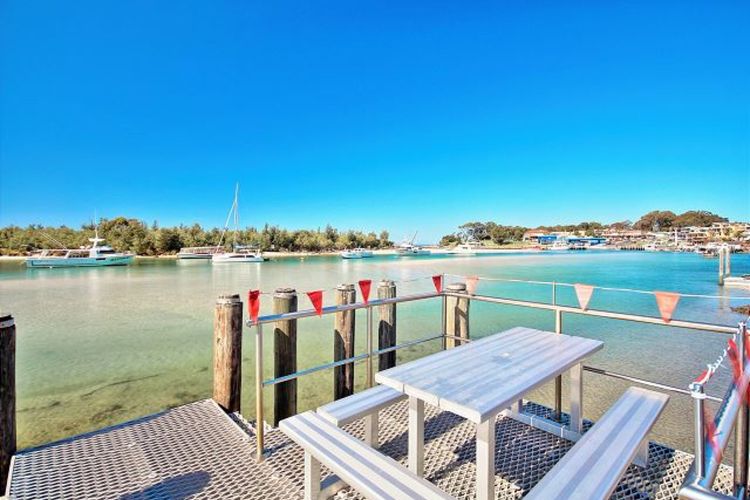 Woo23/15 – The Porthole of Huskisson by Experience Jervis Bay