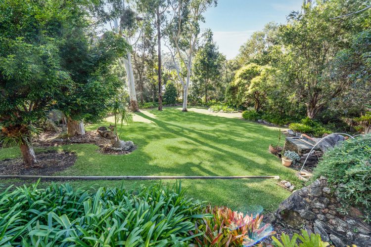 Fre72 – Fields of Green by Experience Jervis Bay
