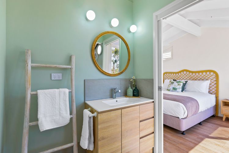 Dea18 – Sunrise Point Beach House by Experience Jervis Bay