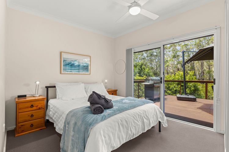 Eli405 – Rocks Place by Experience Jervis Bay