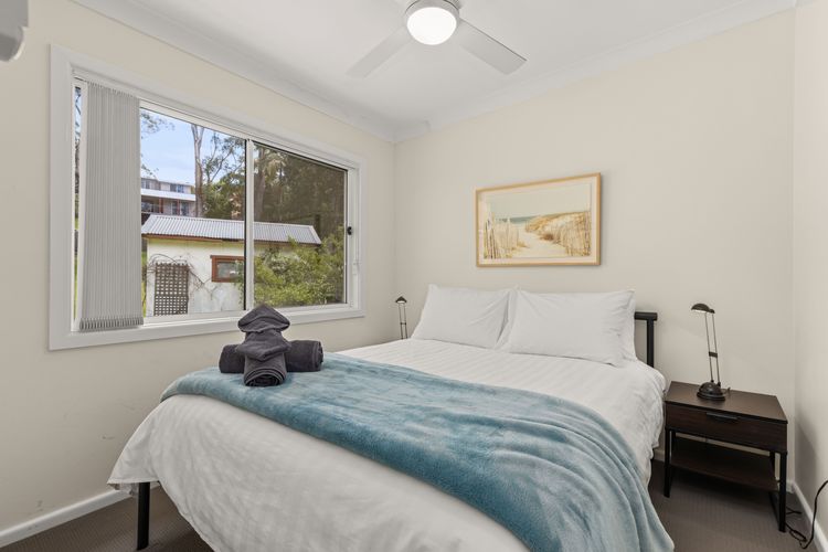 Eli405 – Rocks Place by Experience Jervis Bay