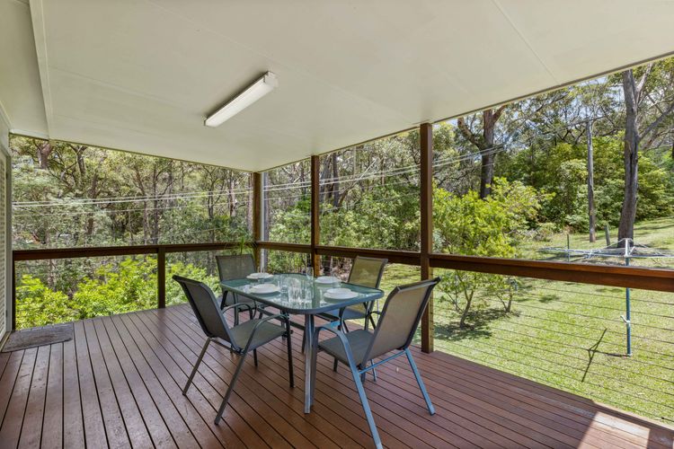 Eli405 – Rocks Place by Experience Jervis Bay