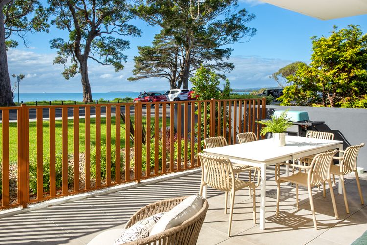 BeaG02/9 – Salty Kisses by Experience Jervis Bay