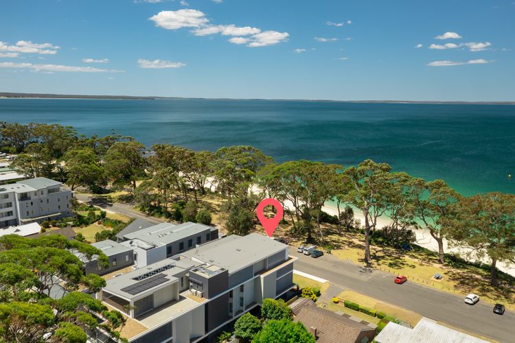 BeaG02/9 – Salty Kisses by Experience Jervis Bay
