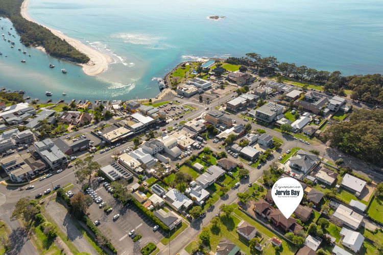 Mor3/14 – The Husky Nest by Experience Jervis Bay