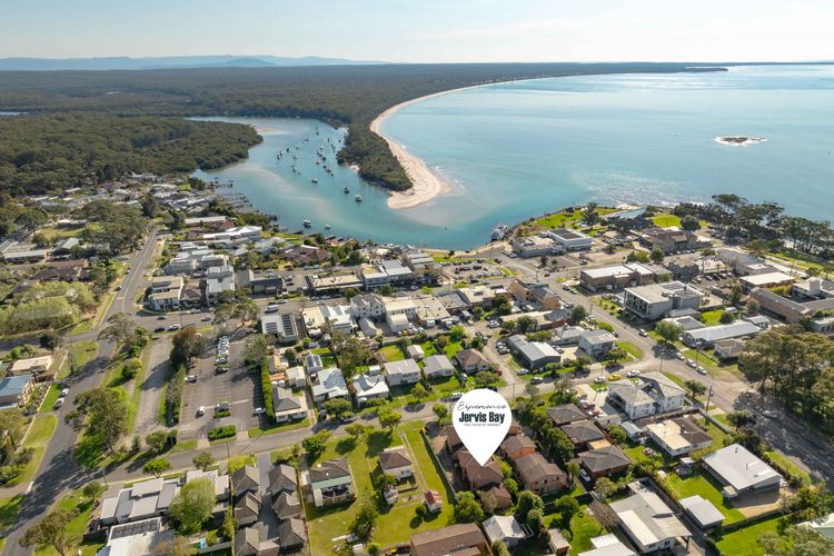 Mor3/14 – The Husky Nest by Experience Jervis Bay