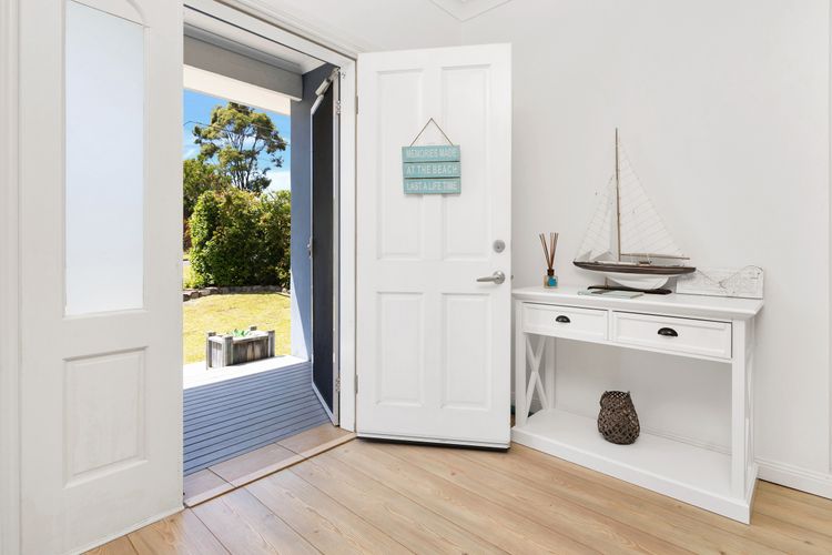 Car11 – Caroline’s Beach House by Experience Jervis Bay